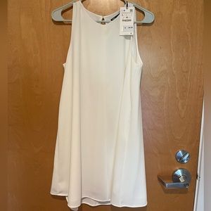 Zara white casual dress. Large. Polyester.